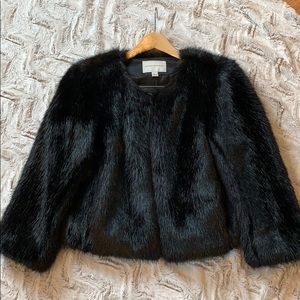 Black faux fur jacket - Banana Republic - M